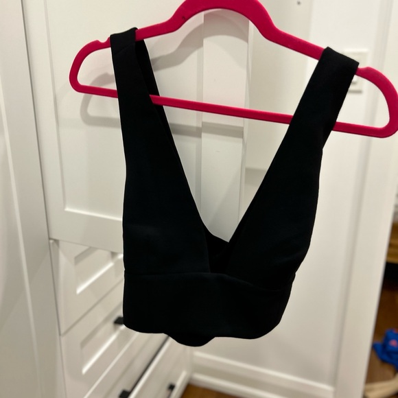 Aritzia crop tops - Picture 3 of 3